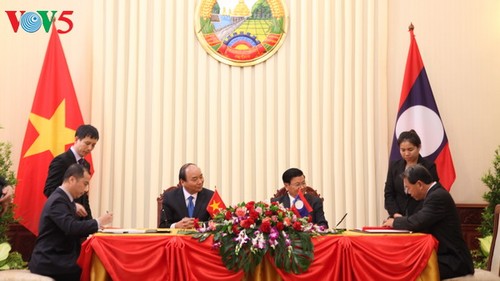 Vietnam und Laos wollen ihre Beziehungen und Solidarität verstärken - ảnh 1